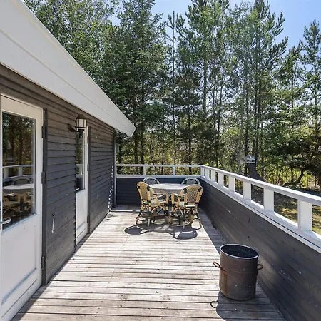 Aneline - 700m From The Sea By Interhome
